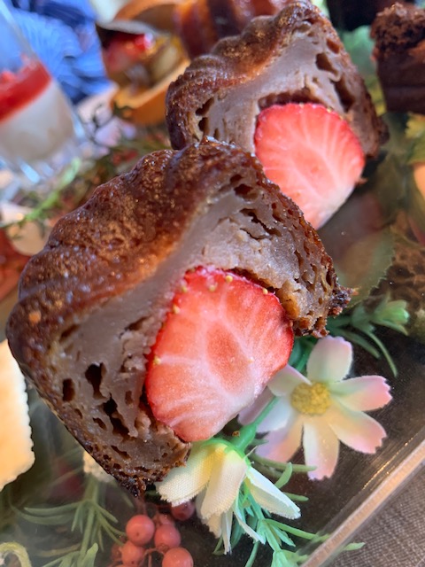 AURUMU+truffle_生苺とカカオの半熟カヌレ